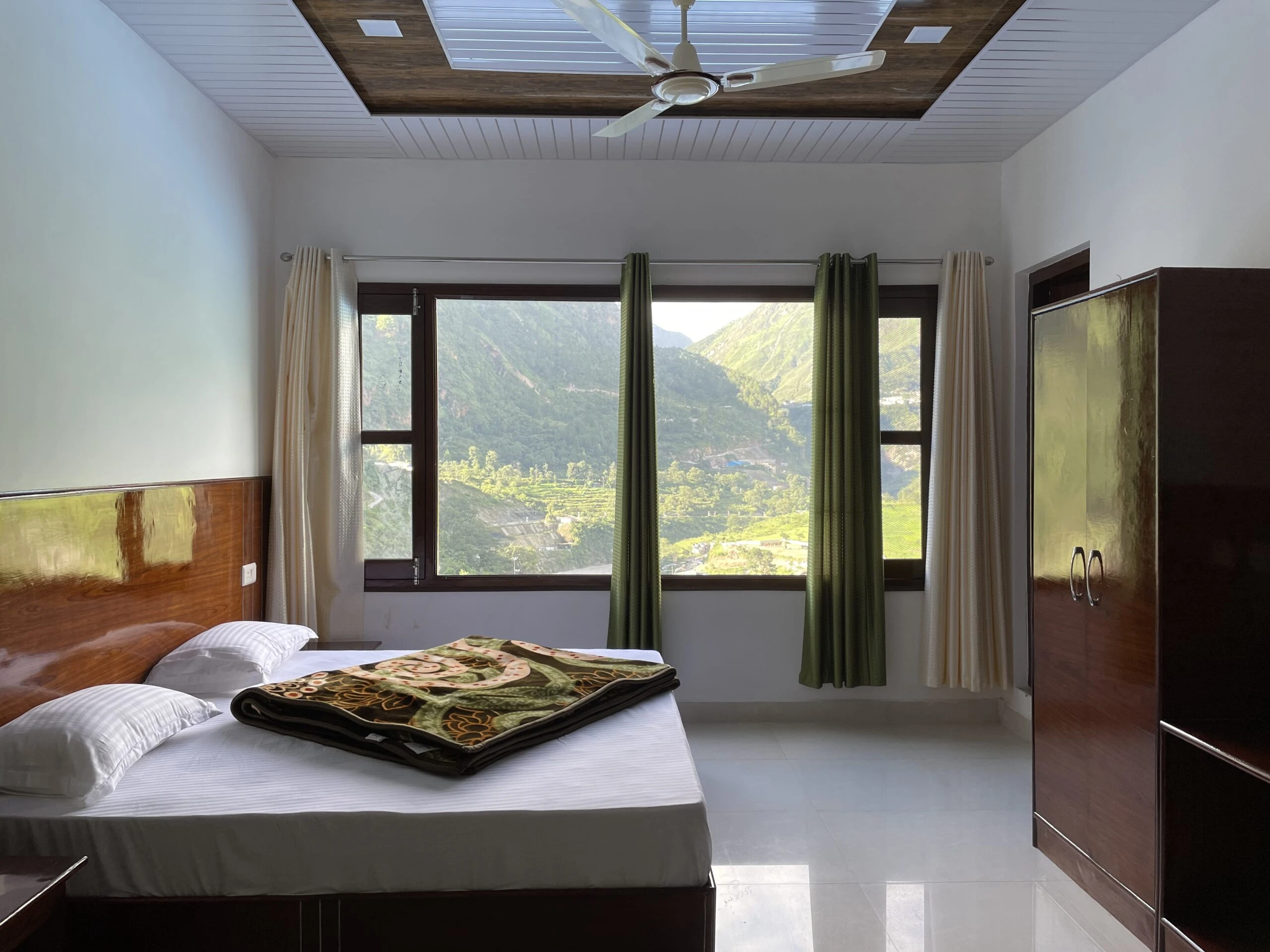Hotel Badri Kedar & Restaurant Pipalkoti [Mountain View In Room]