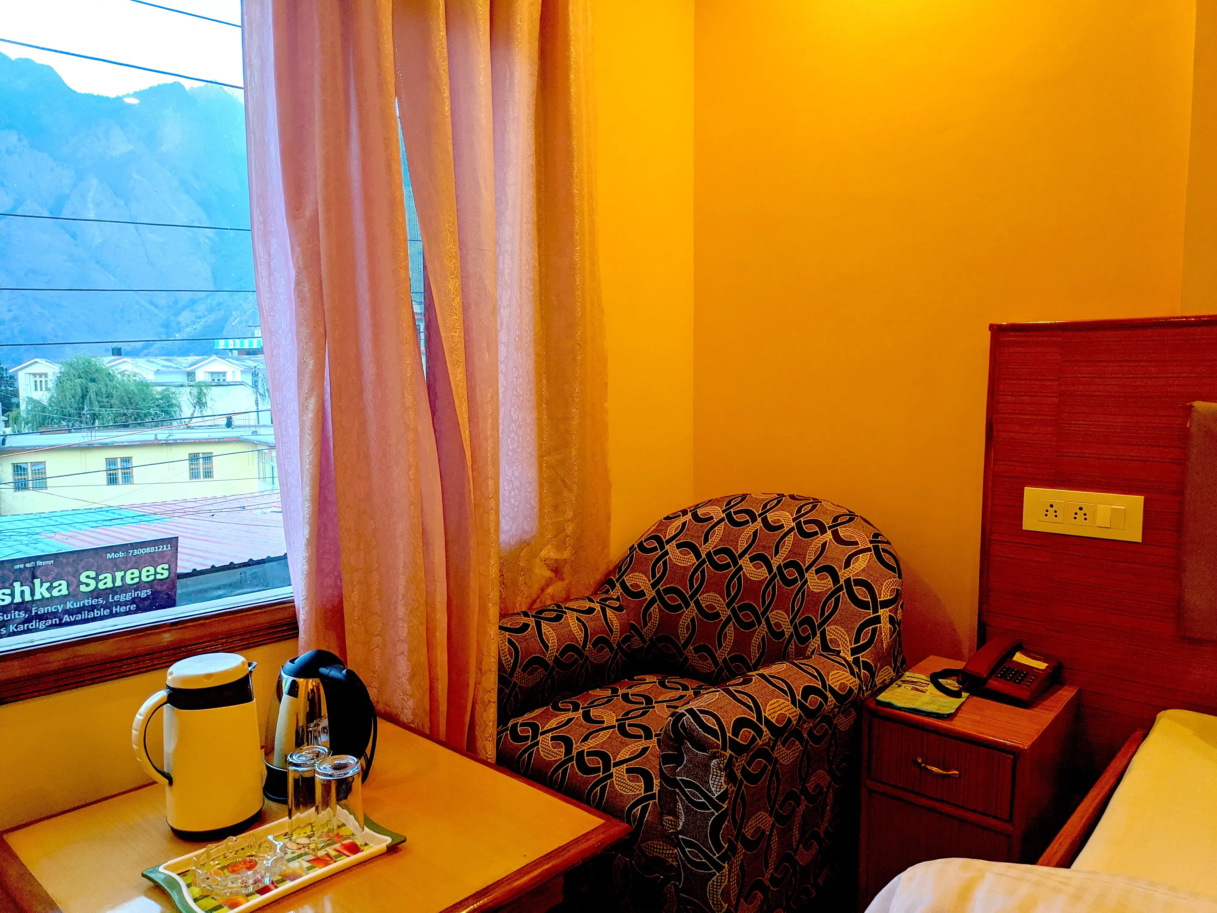 Hotel Mount View Annexy Joshimath [Seating Area]