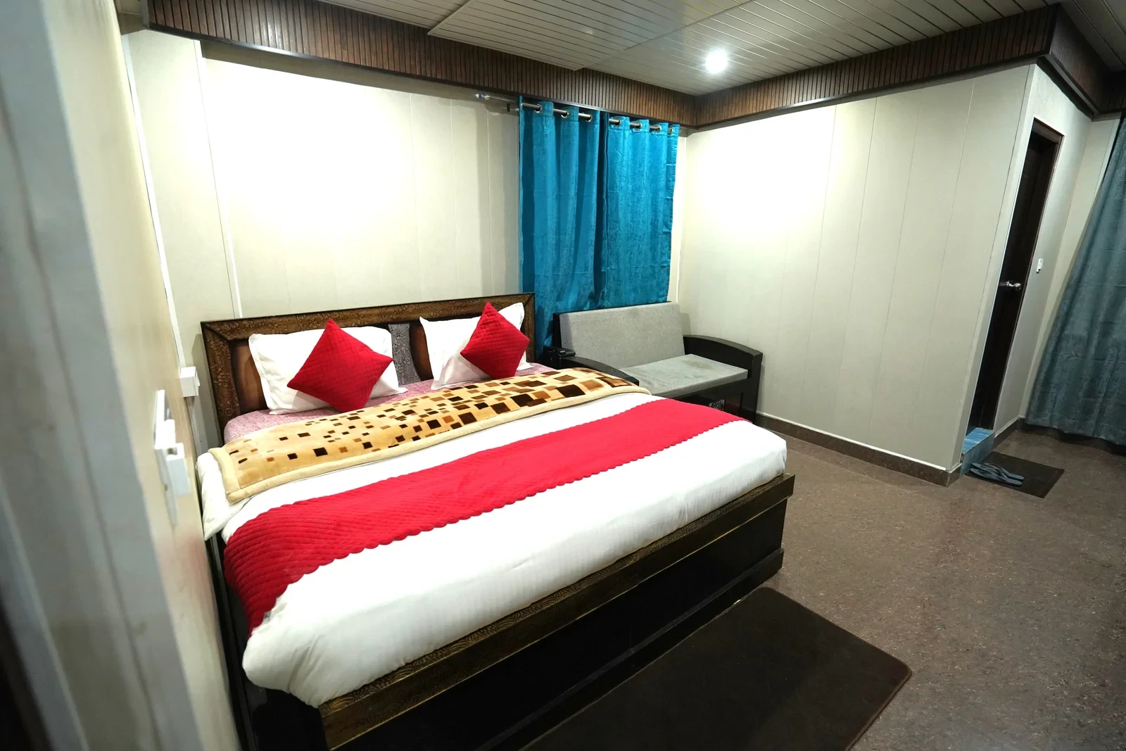 Hotel Neelkanth Badrinath Badrinath [Comfortable Full View Of The Hotel Room Bed]