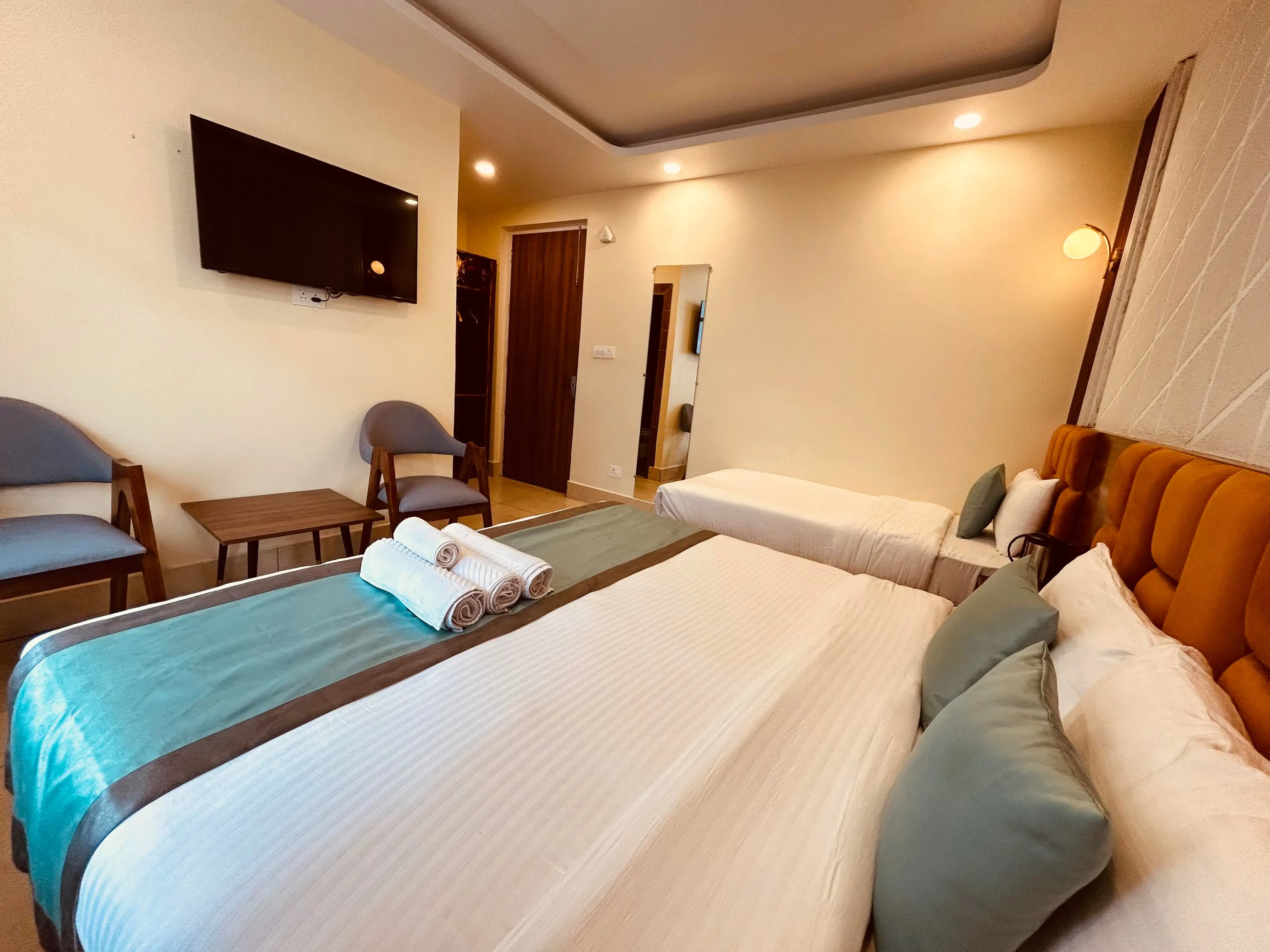 Hotel Pinnacle Peaks Badrinath [King Bed]