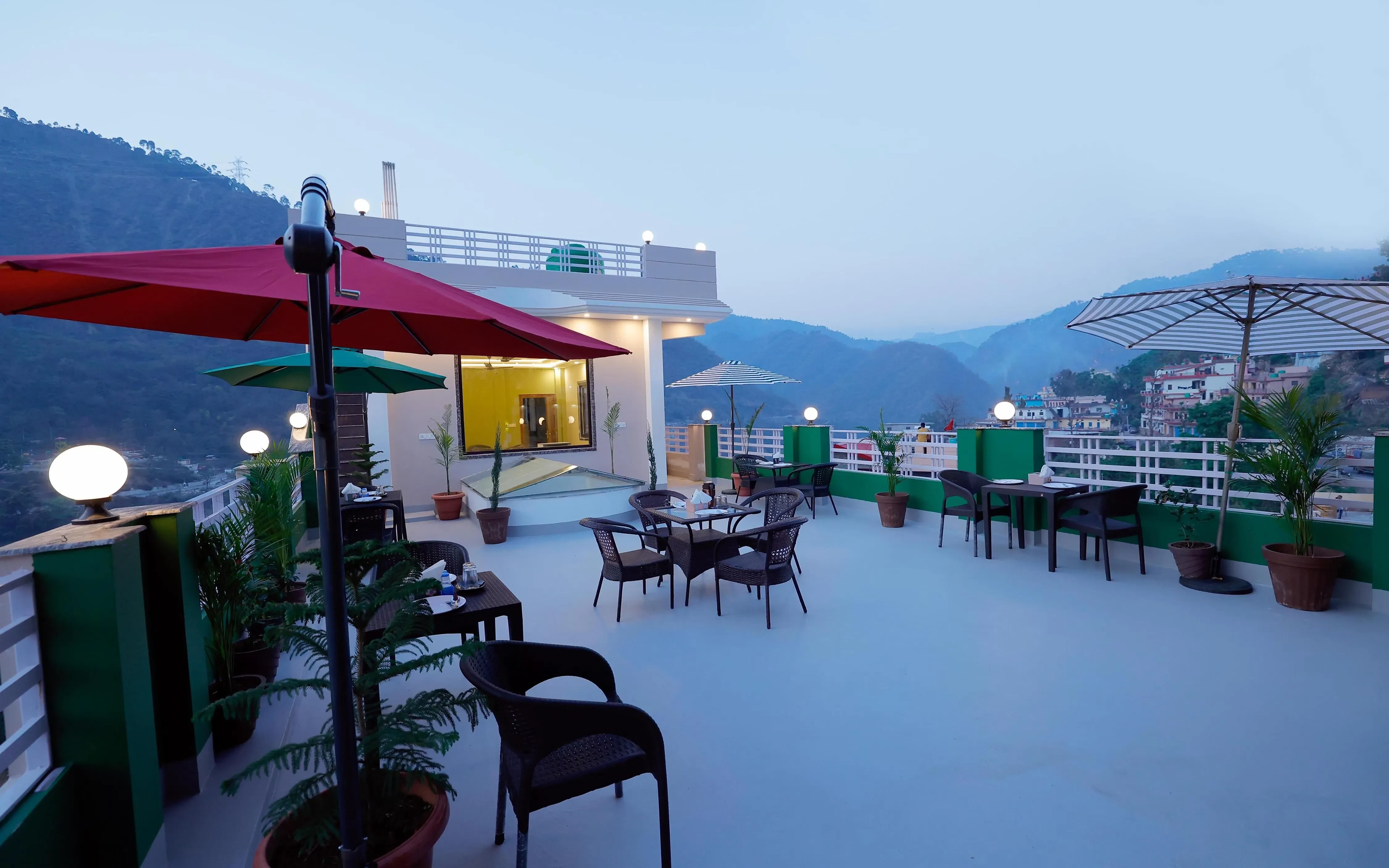 Jayati Palace Hotel Rudraprayag [Rooftop Seating]