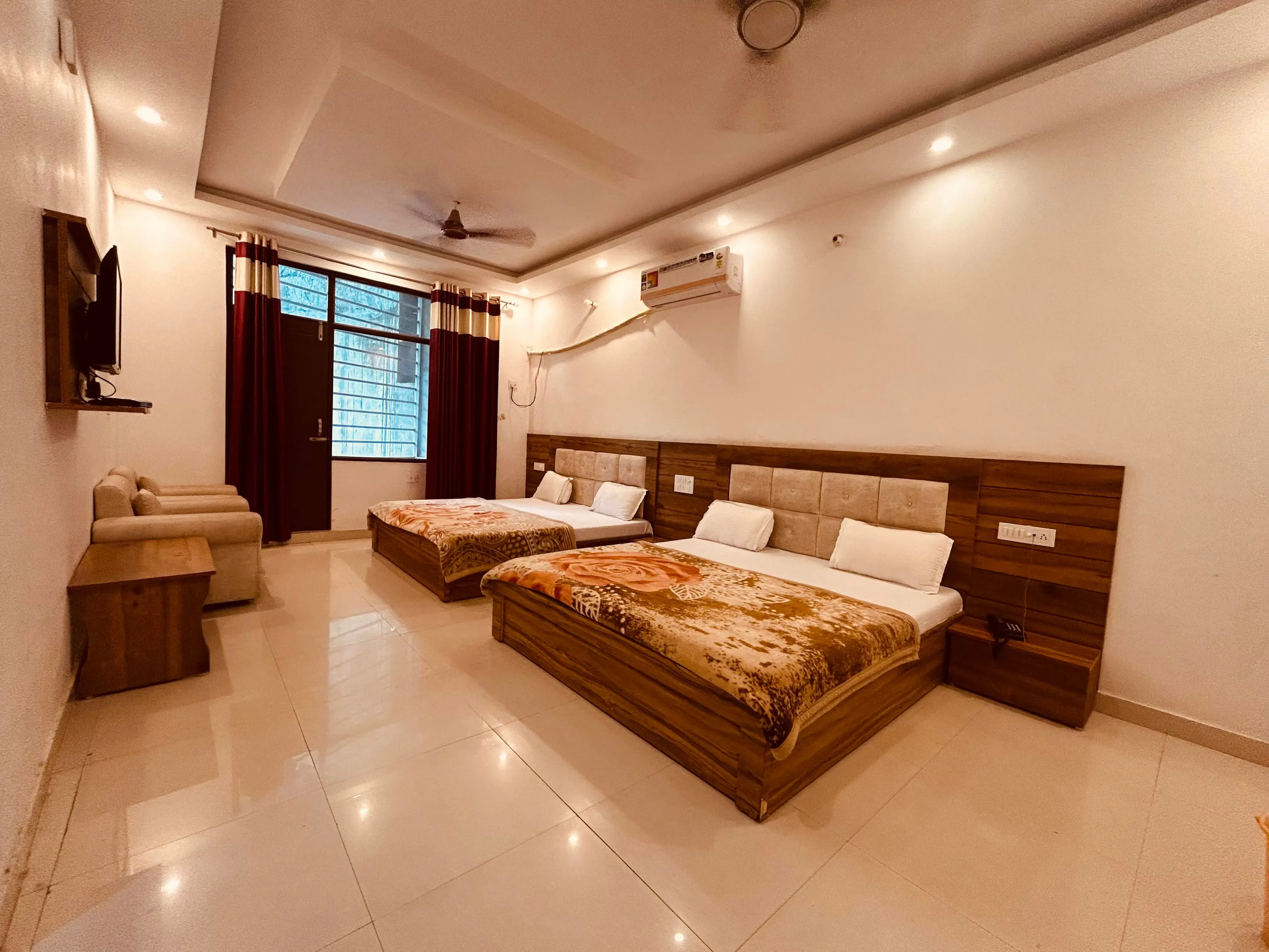 Alaknanda Motel And Restaurant Rudraprayag [Flat Screen Tv Room]