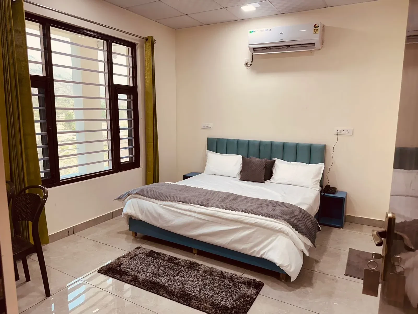 Bhanu Palace Rudraprayag [Air Conditioning Room]