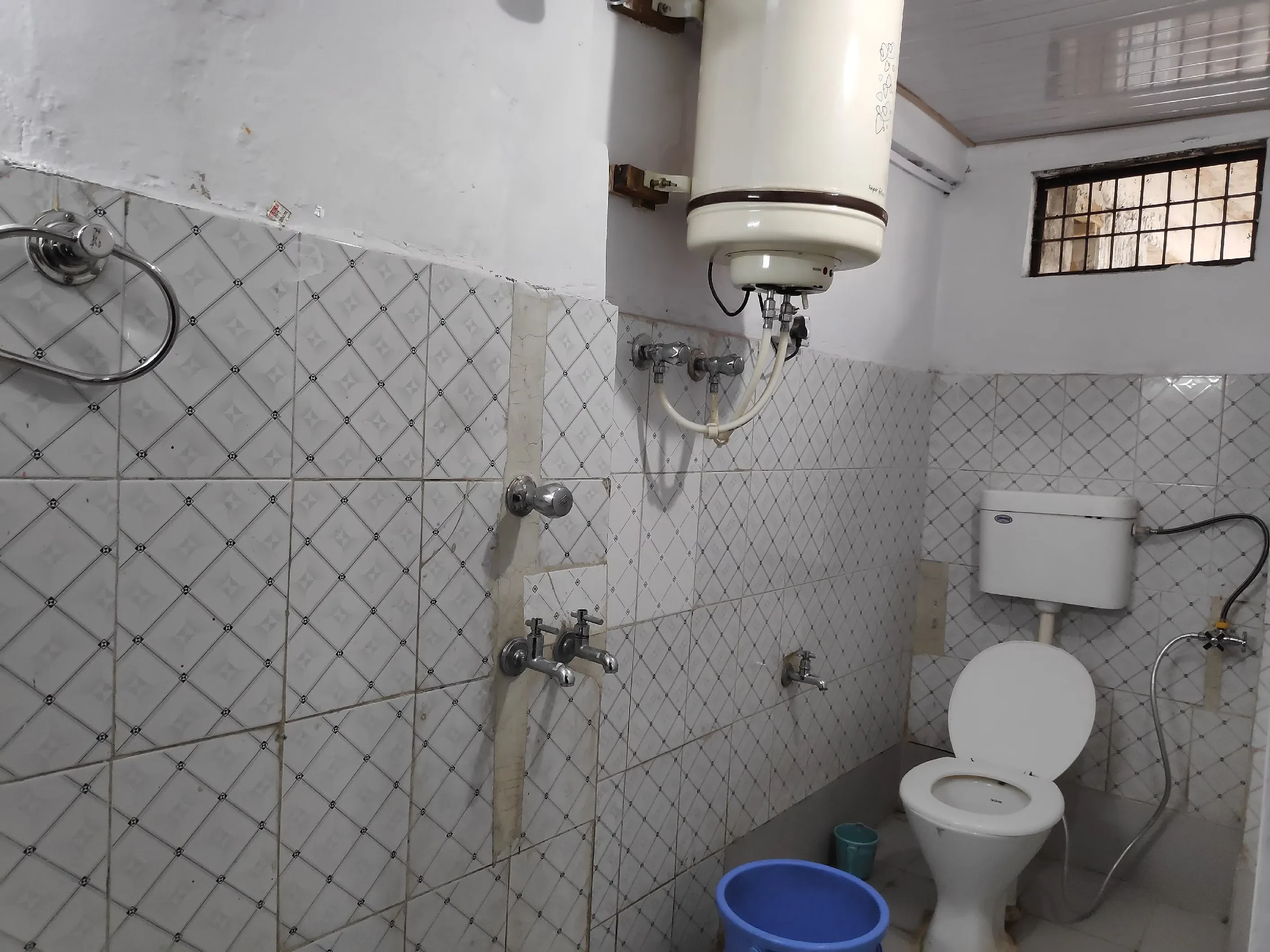 Hotel Brahma Kamal Joshimath [Modernbathroom]