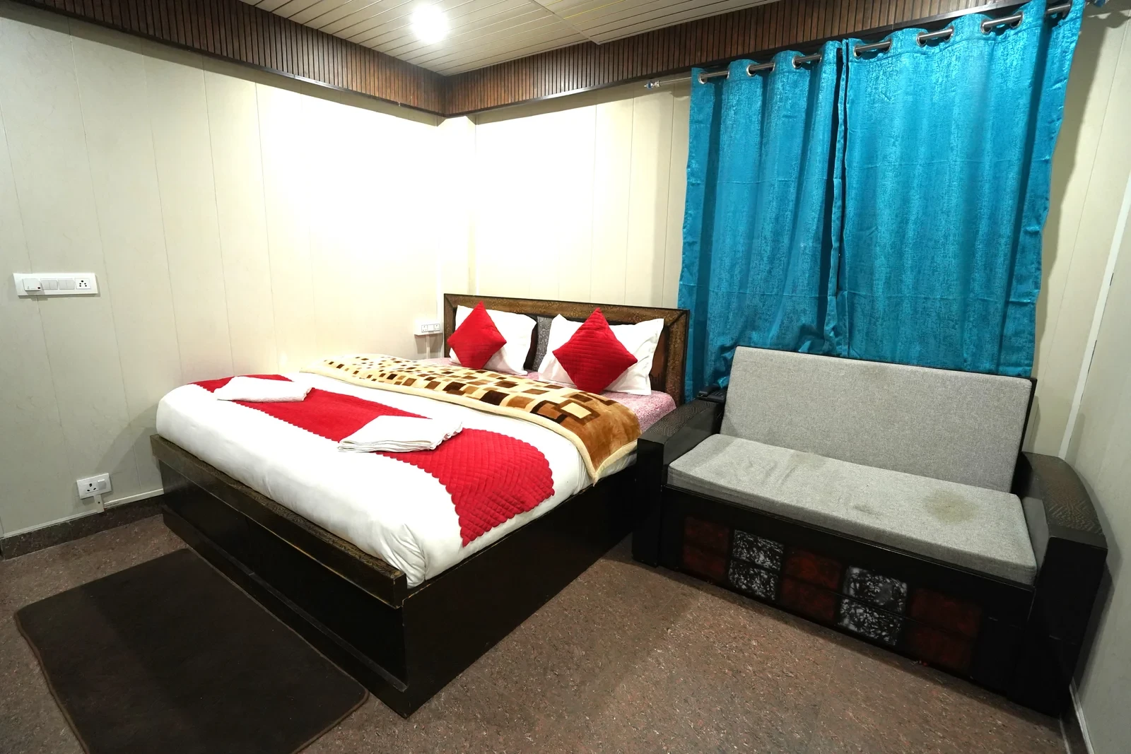 Hotel Neelkanth Badrinath Badrinath [Air Conditioning Unit For Room Temperature Control]