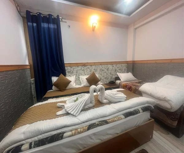 Hotel Pavani Palace Badrinath Badrinath [Air Conditioning Unit Inside The Room]