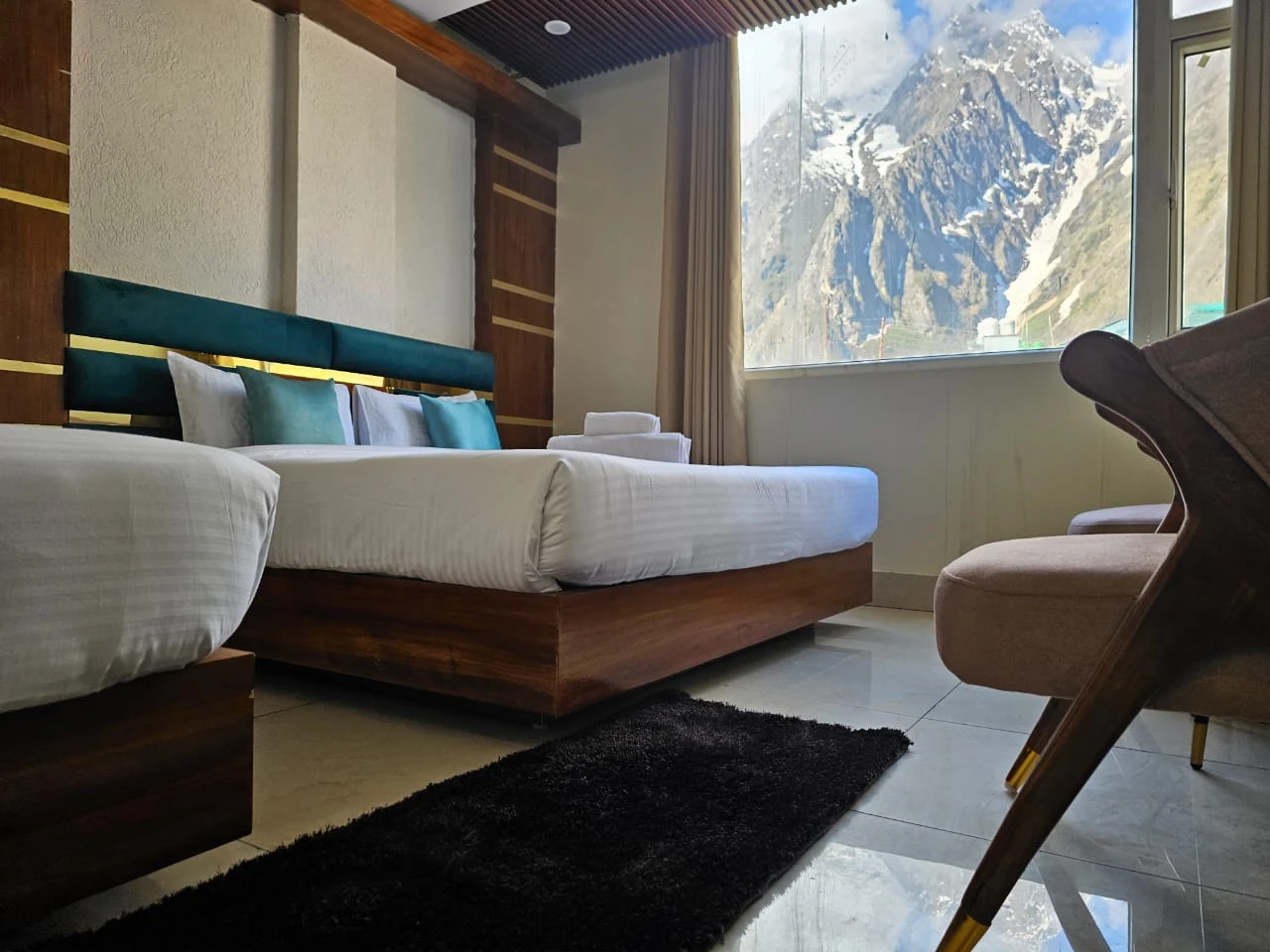 Hotel Pinnacle Peaks Badrinath [City View]