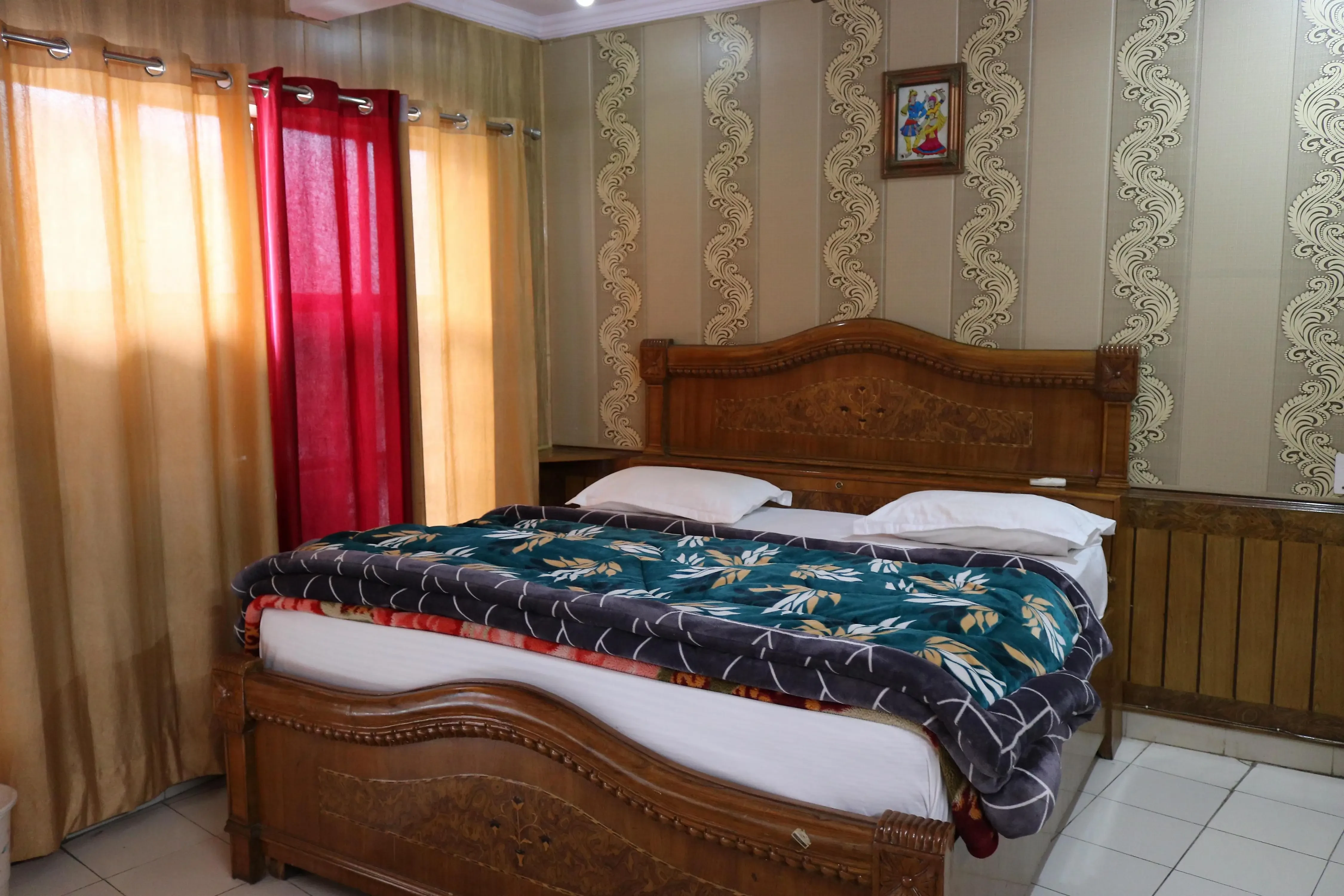 HOTEL SURI Rudraprayag [King Size Bed]