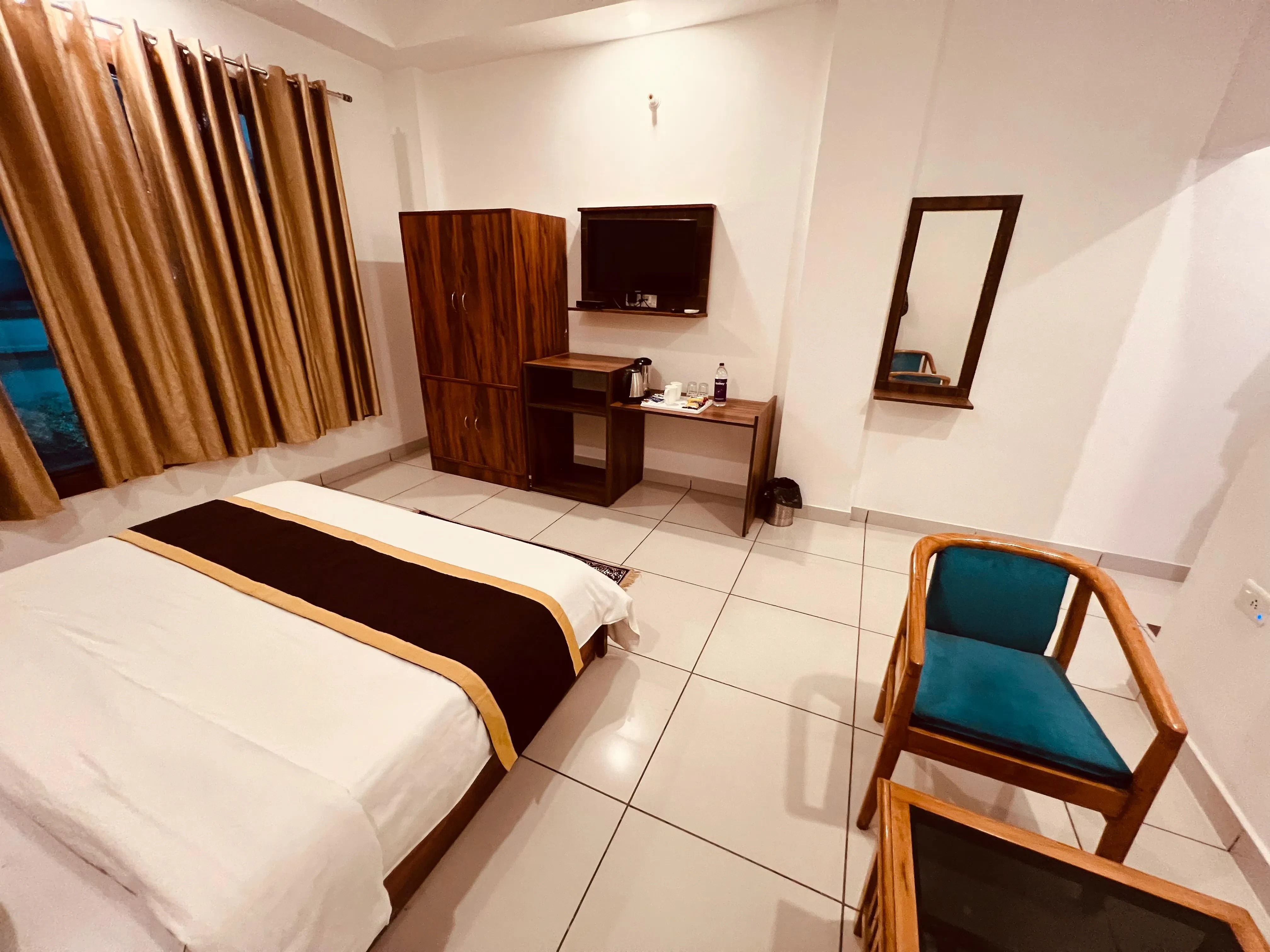 Tulip Resort Rudraprayag [Air Conditioning Unit Inside The Room]